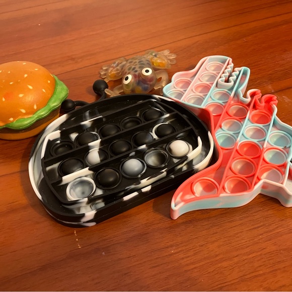 Giant Fidget Lot - Picture 6 of 7